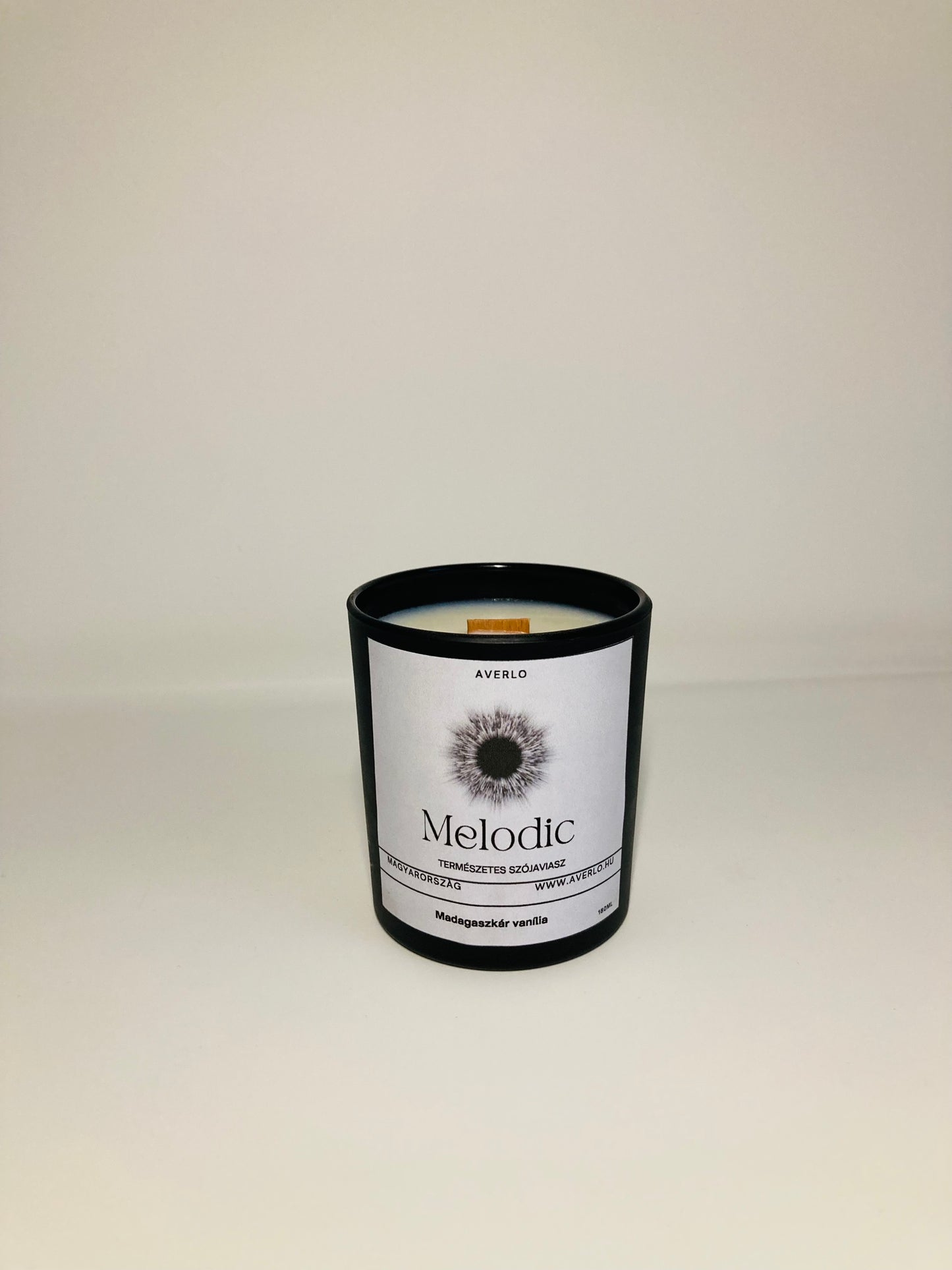 Melodic - Luxusillatú szójagyertya (180 ml)