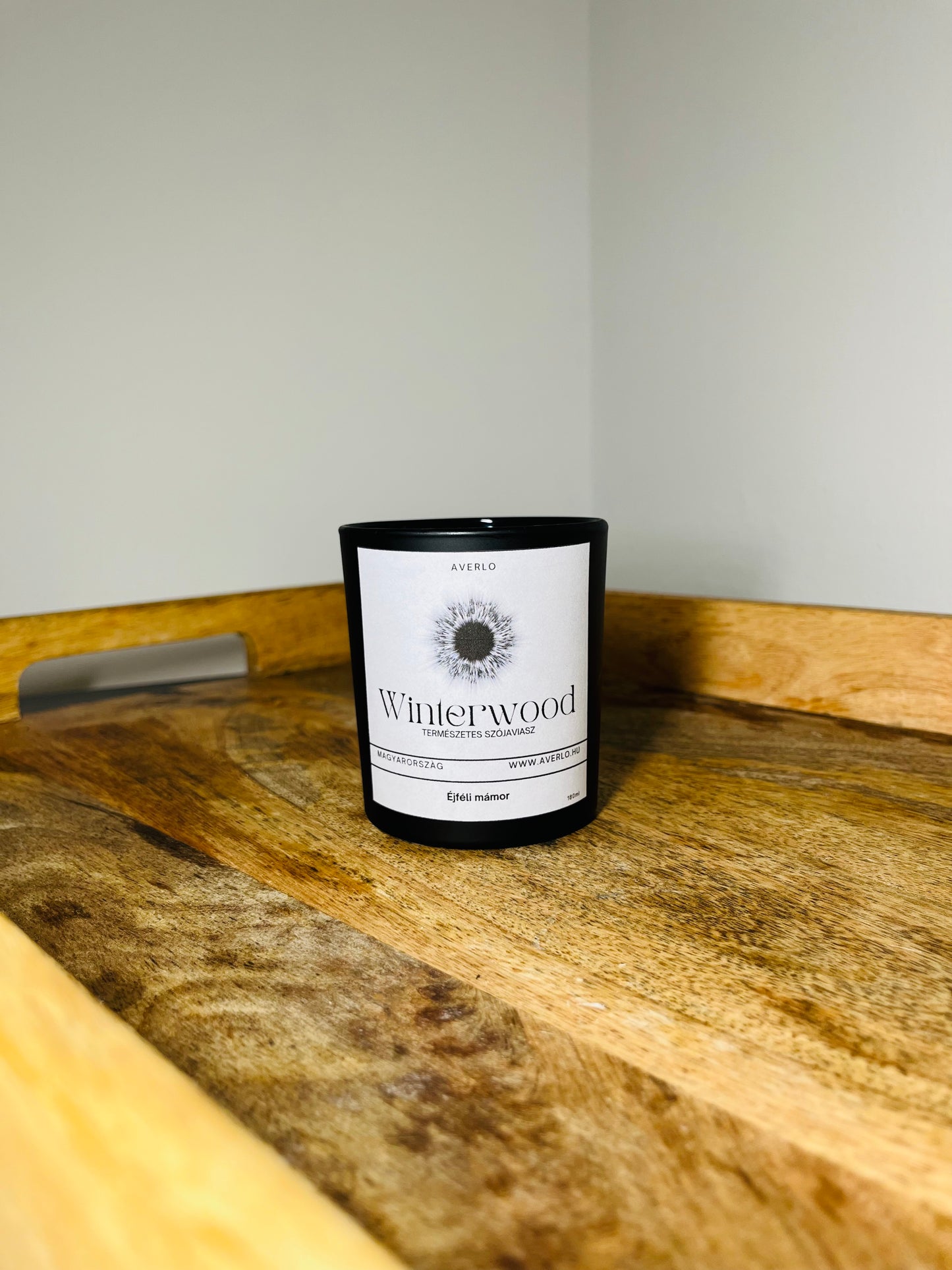 Winterwood – Luxusillatú Szójagyertya (180 ml)