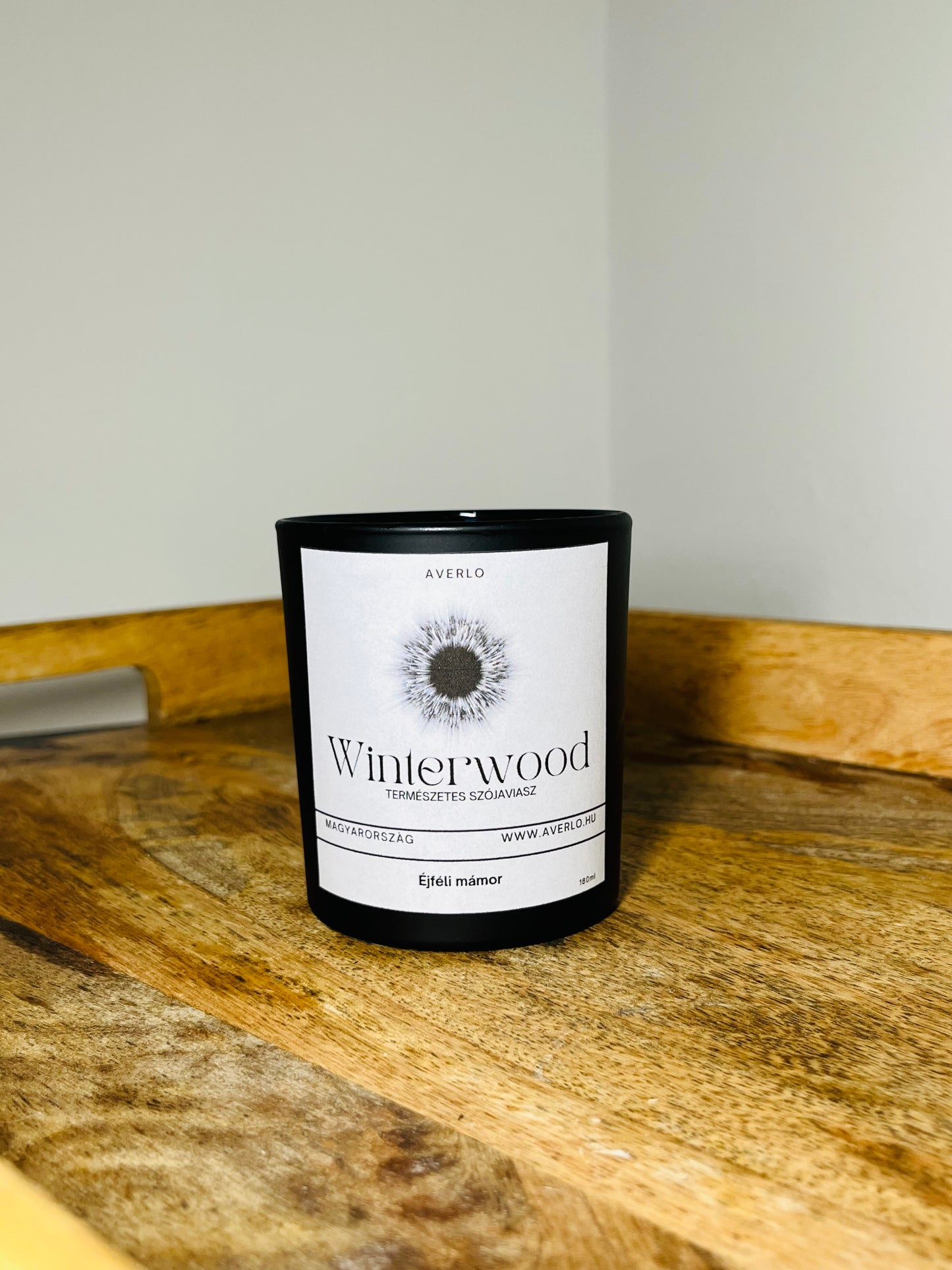 Winterwood – Luxusillatú Szójagyertya (180 ml)