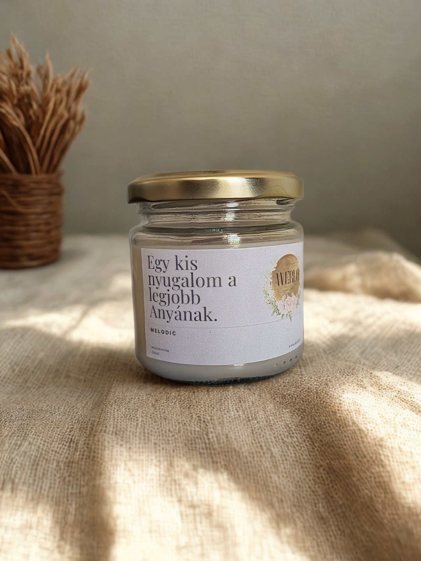 „Egy kis nyugalom a legjobb Anyának” – Prémium Anyák napi Szójagyertya (200 ml)