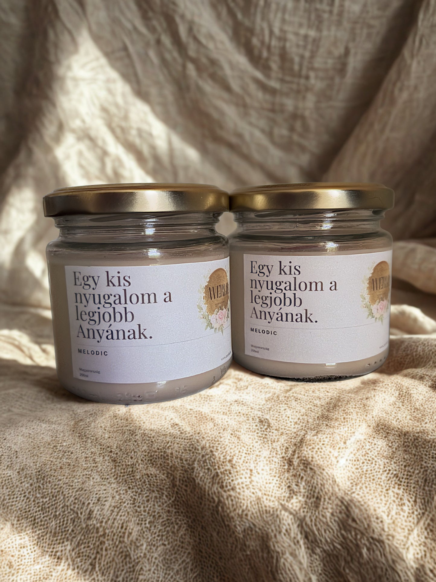 „Egy kis nyugalom a legjobb Anyának” – Prémium Anyák napi Szójagyertya (200 ml)