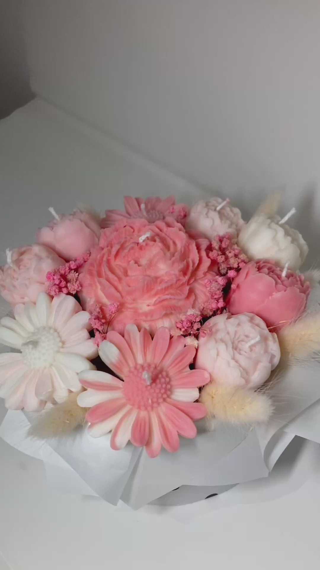 Videó betöltése: 2025 nem csak gyertyákról szólt.Hanem találkozásokról, közös alkotásról,egyedi kérésekről, emlékekről és pillanatokról.Workshopok.Egyedi rendelések.Rengeteg munka – és még több szeretet.Köszönöm, hogy részesei voltatok. 🤍